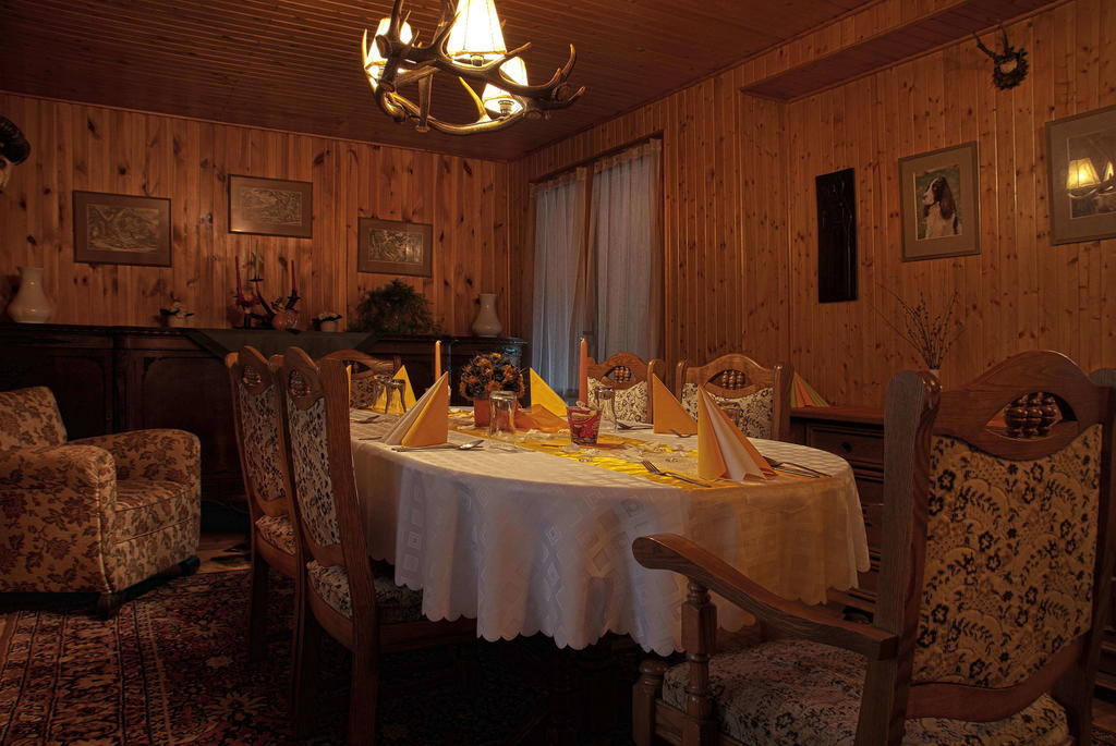 Lovecky Hotel Jivak Loučeň Екстериор снимка