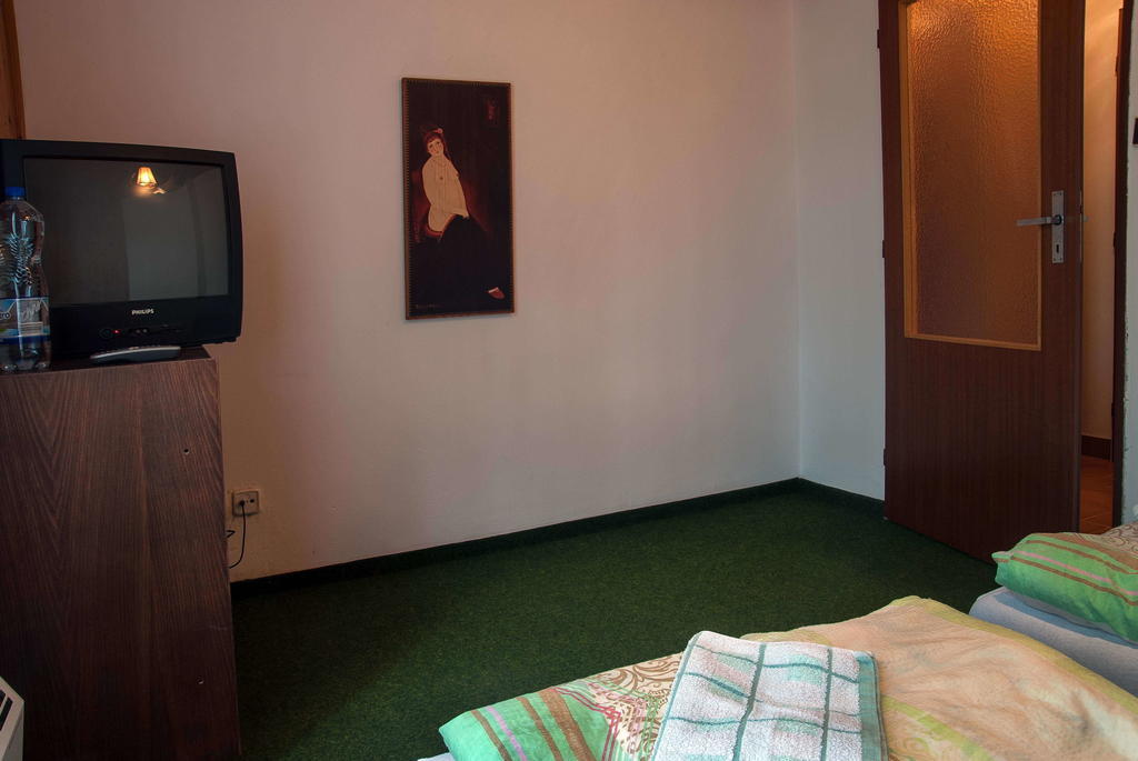 Lovecky Hotel Jivak Loučeň Стая снимка