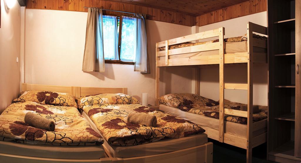 Lovecky Hotel Jivak Loučeň Екстериор снимка